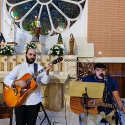 Quinta- Feira de Adoração - 04/04/2023 Missa-18h30 coroação de Nossa Senhora da Saúde pela pastoral do Batismo e Movimento Mães que Oram Pelos Filhos