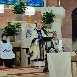 Quinta- Feira de Adoração - 04/04/2023 Missa-18h30 coroação de Nossa Senhora da Saúde pela pastoral do Batismo e Movimento Mães que Oram Pelos Filhos