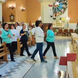 Quinta- Feira de Adoração - 04/04/2023 Missa-18h30 coroação de Nossa Senhora da Saúde pela pastoral do Batismo e Movimento Mães que Oram Pelos Filhos