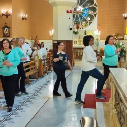 Quinta- Feira de Adoração - 04/04/2023 Missa-18h30 coroação de Nossa Senhora da Saúde pela pastoral do Batismo e Movimento Mães que Oram Pelos Filhos