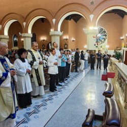 Quinta- Feira de Adoração - 04/04/2023 Missa-18h30 coroação de Nossa Senhora da Saúde pela pastoral do Batismo e Movimento Mães que Oram Pelos Filhos