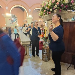 Quinta- Feira de Adoração - 04/04/2023 Missa-18h30 coroação de Nossa Senhora da Saúde pela pastoral do Batismo e Movimento Mães que Oram Pelos Filhos