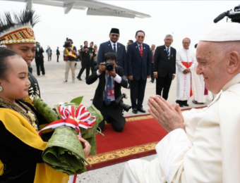 Papa Francisco já está na Indonésia